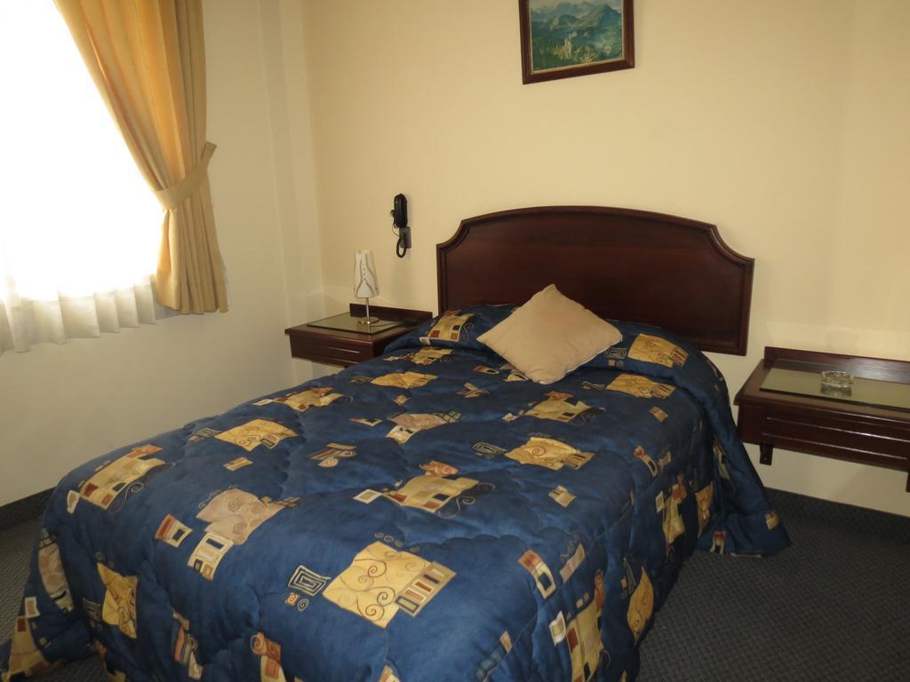 Hotel Plaza Mayor Лима Номер фото